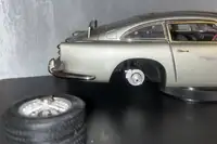 James Bond Aston Martin DB5 1/18 Diorama - Q Branch*-For Sale