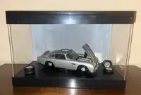 James Bond Aston Martin DB5 1/18 Diorama - Q Branch*-For Sale
