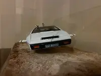 James Bond Diorama 1/18 Lotus Esprit - 