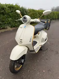 2021 Vespa 946 Christian Dior 124cc-Sold