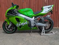 1998 Kawasaki ZX-7R 748cc*-Sold
