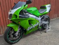 1998 Kawasaki ZX-7R 748cc*-Sold