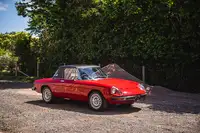 1975 Alfa Romeo 2000 Spider Veloce-Sold