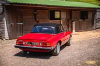 1975 Alfa Romeo 2000 Spider Veloce-Sold