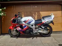 1997 Honda Fireblade CBR 900 RR-V-Sold