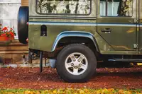 Land Rover Defender 110 XS Station Wagon Td5-Sold