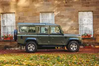 Land Rover Defender 110 XS Station Wagon Td5-Sold