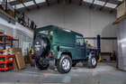 1999 Land Rover Defender 90 Td5 - fully restored/magazine fe-Auction Lot