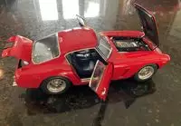 CMC 1:18th Scale Ferrari 250 GT Berlinetta Passo Corto SWB Competizione 1961