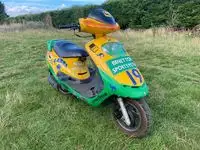 UNITED COLORS BENETTON ピストバイク Iconic Auctioneers | c.1992 'Benetton' 50cc Scooter-Sold
