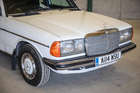 1984 Mercedes-Benz (W123) 200 Saloon