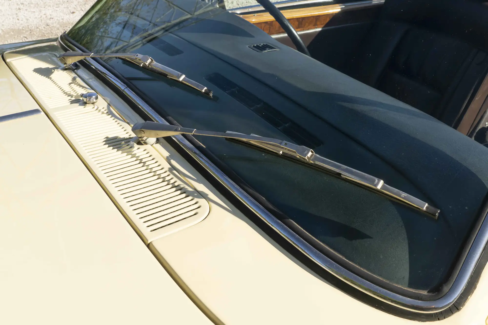 1976 Rolls-Royce Corniche Convertible-For Sale