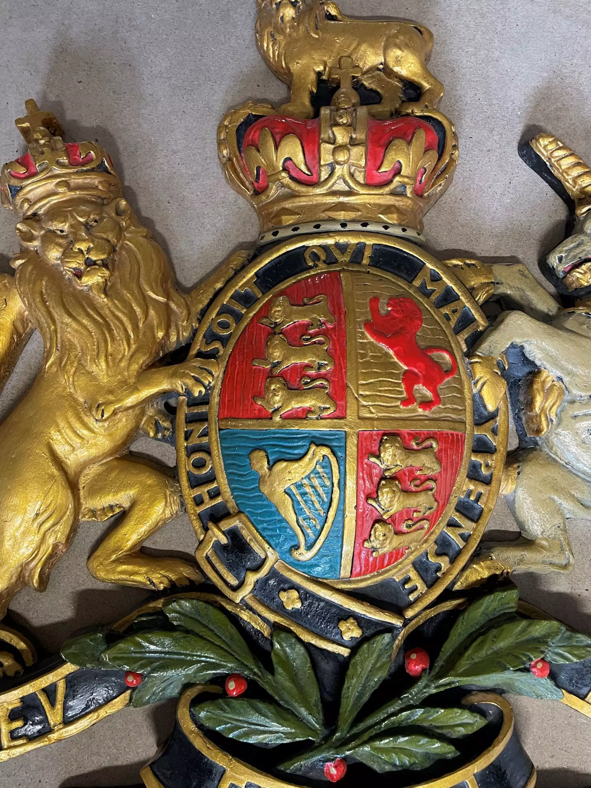 Hand Painted 'Royal' Coat of Arms of the United Kingdom