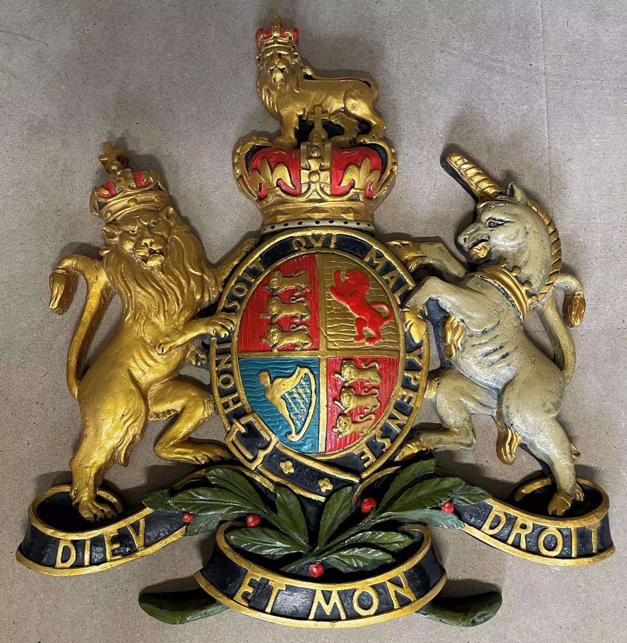 Hand Painted 'Royal' Coat of Arms of the United Kingdom