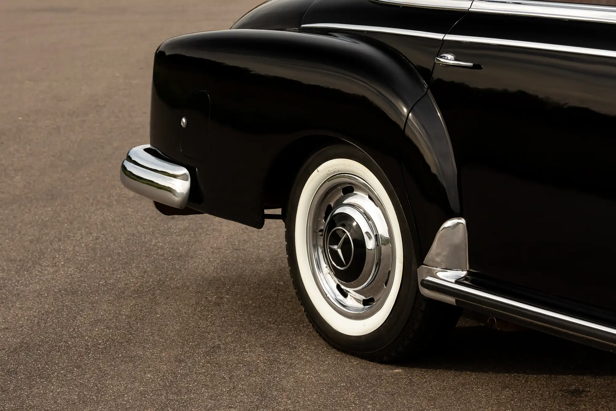 1959 Mercedes-Benz 300D Adenauer (W189)-Sold