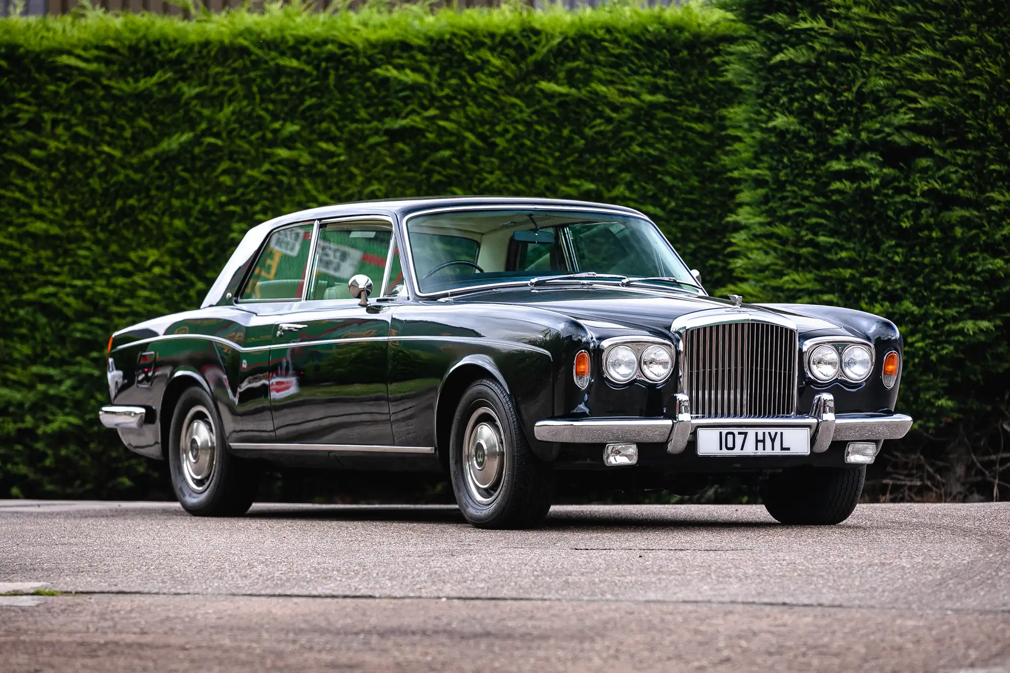Miniature Bentley Corniche FHC 1977 - NEO - 1/43 - Résine - Très Bon état