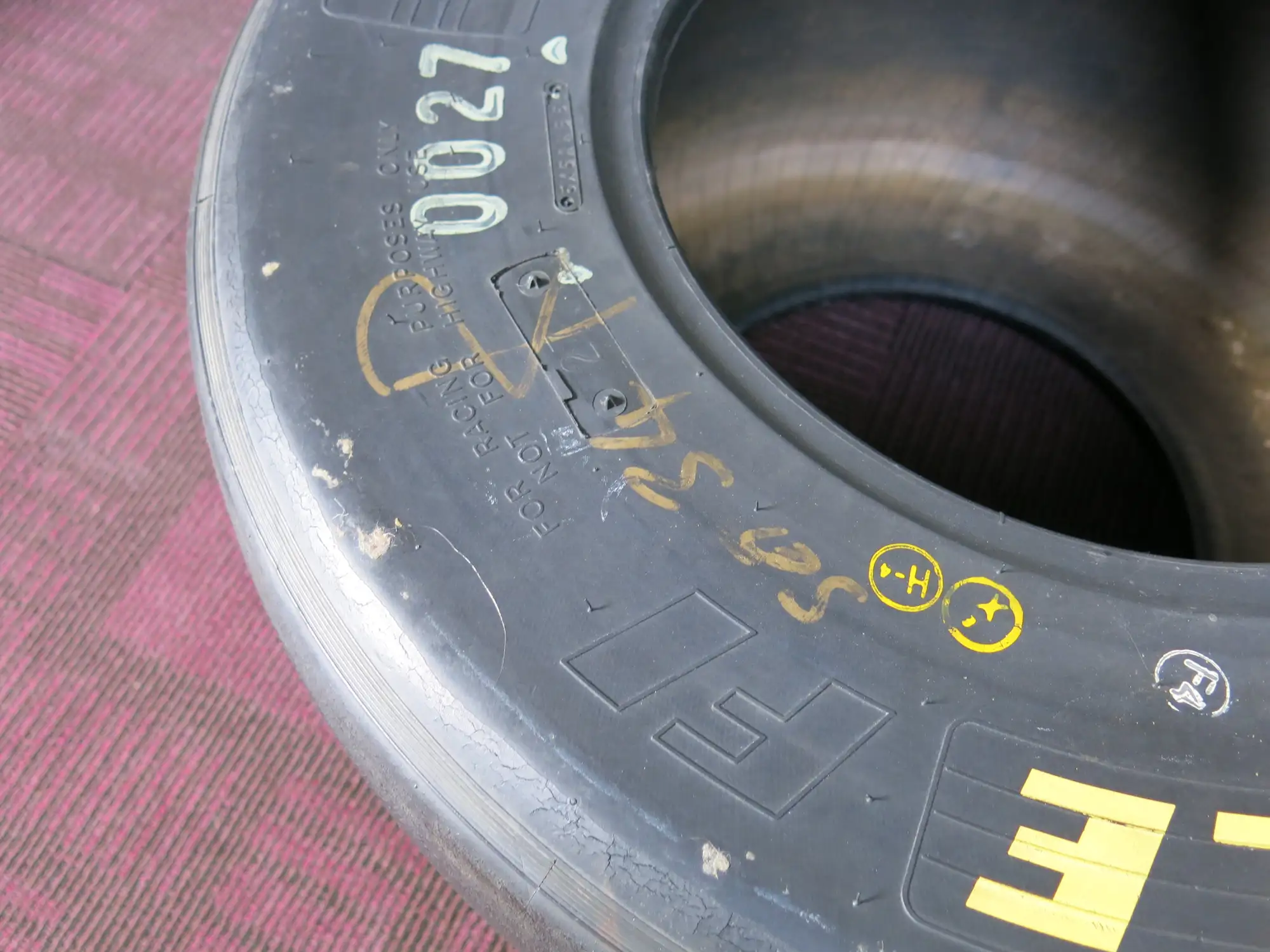 Williams Formula 1 Goodyear Eagle Tyre Glass-Topped Table  