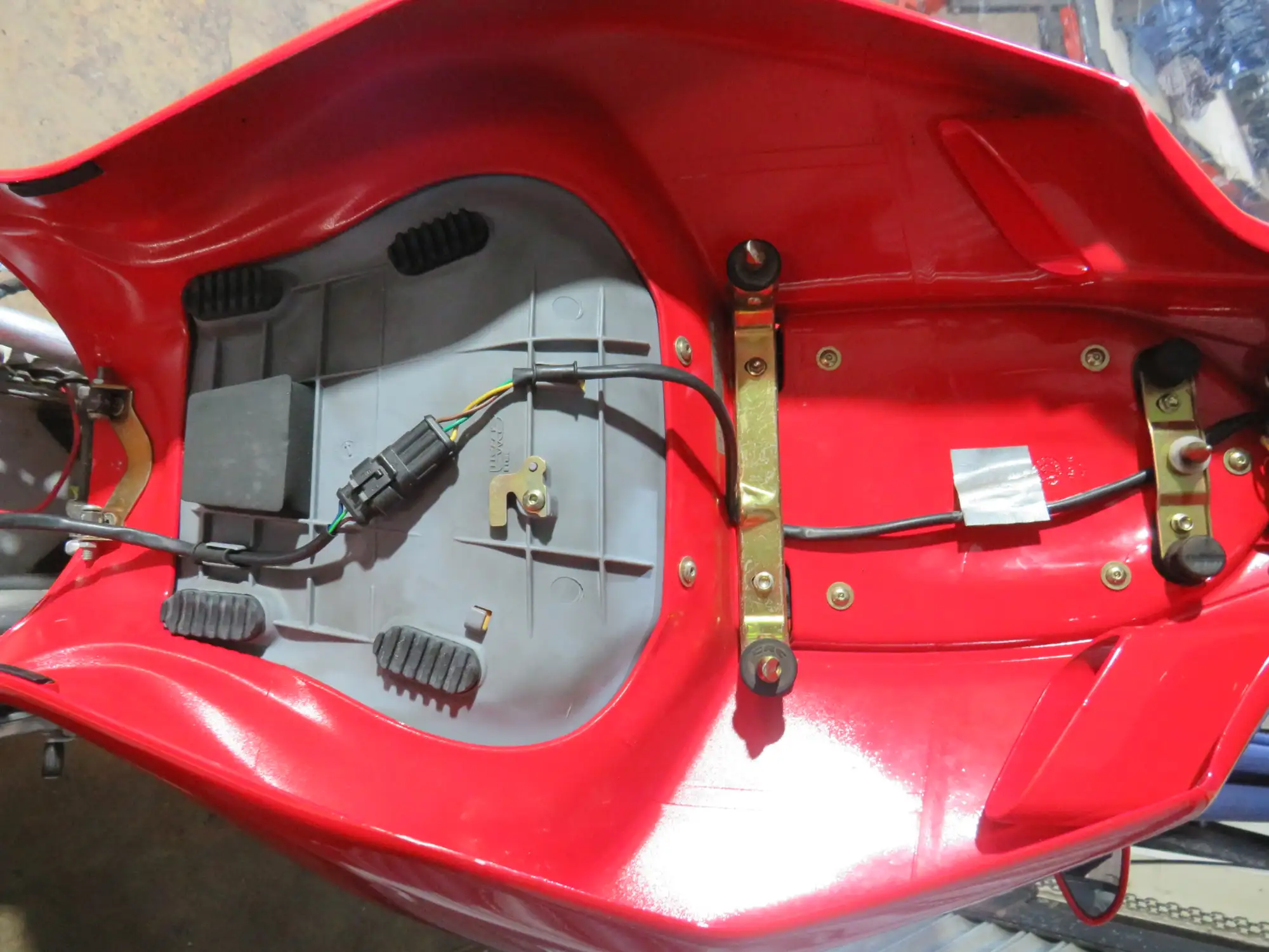 2001 MV Agusta 750 F4 749cc-For Sale