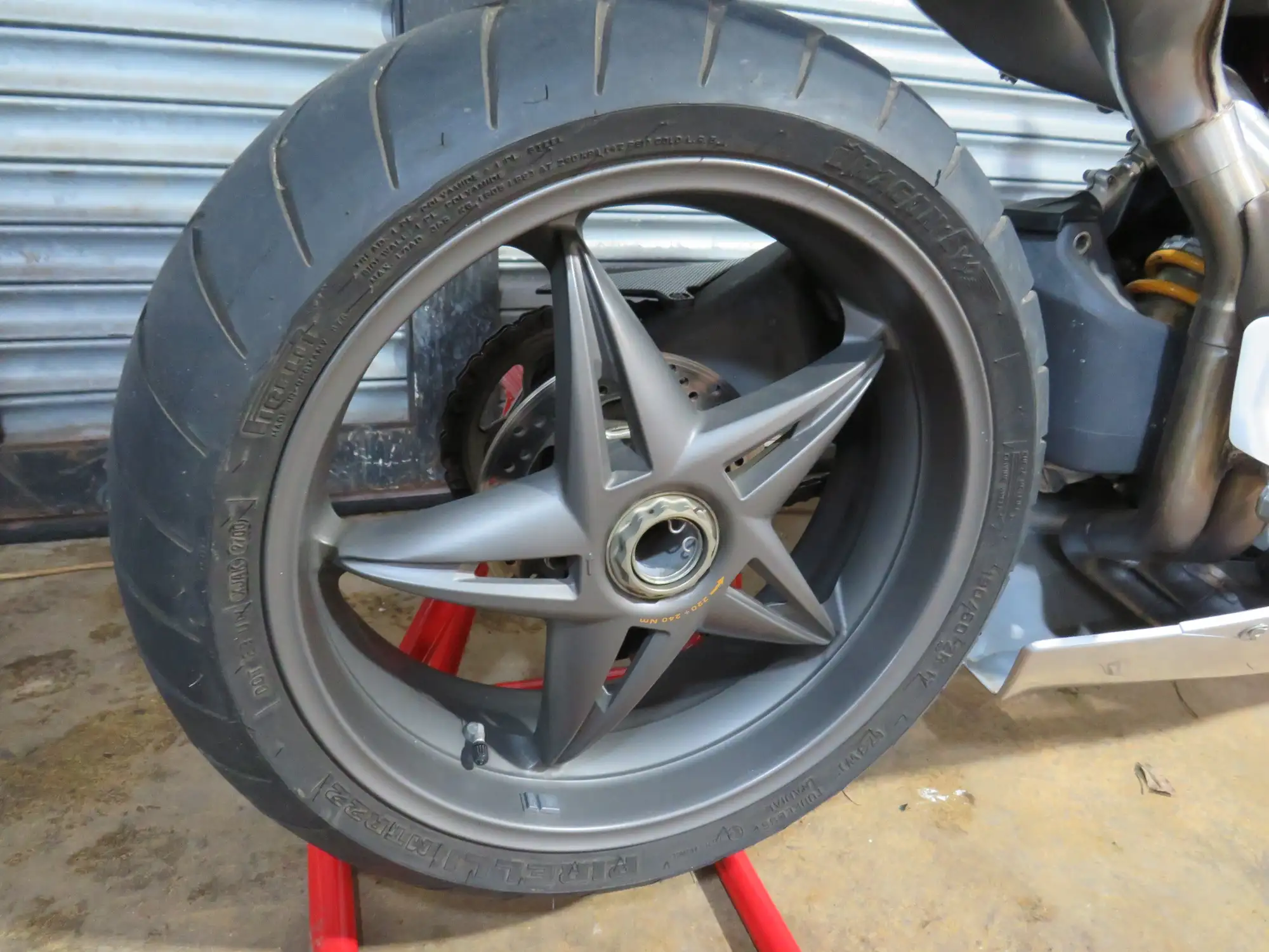 2001 MV Agusta 750 F4 749cc-For Sale