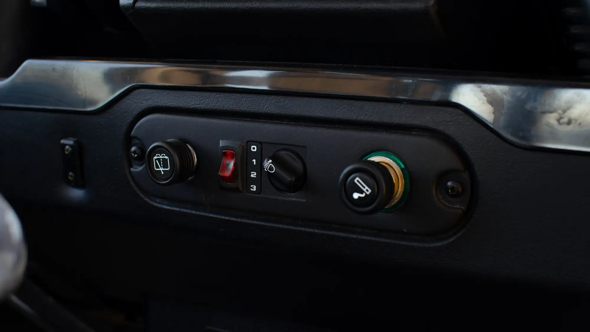 2002 Land Rover Defender 90 TD5 Tomb Raider-Sold