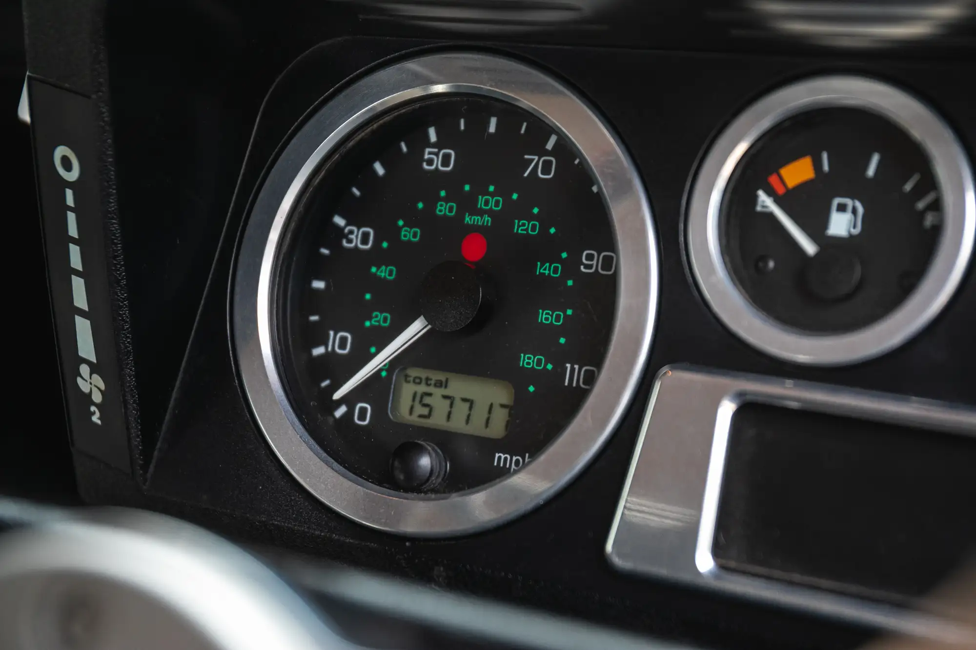 2002 Land Rover Defender 110 TD5 Double-Cab 2.5L-For Sale