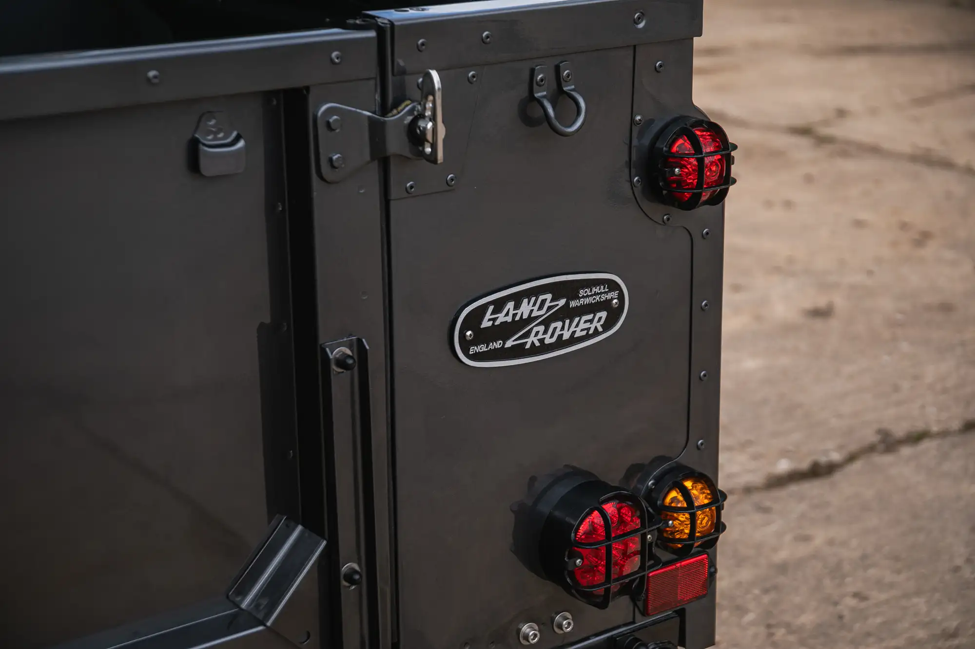 2002 Land Rover Defender 110 TD5 Double-Cab 2.5L-For Sale