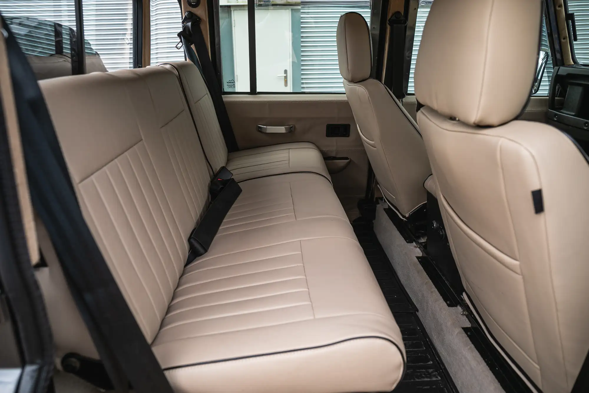 2002 Land Rover Defender 110 TD5 Double-Cab 2.5L-For Sale