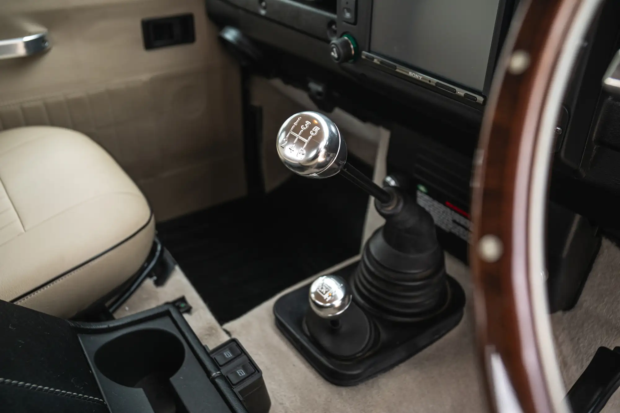 2002 Land Rover Defender 110 TD5 Double-Cab 2.5L-For Sale