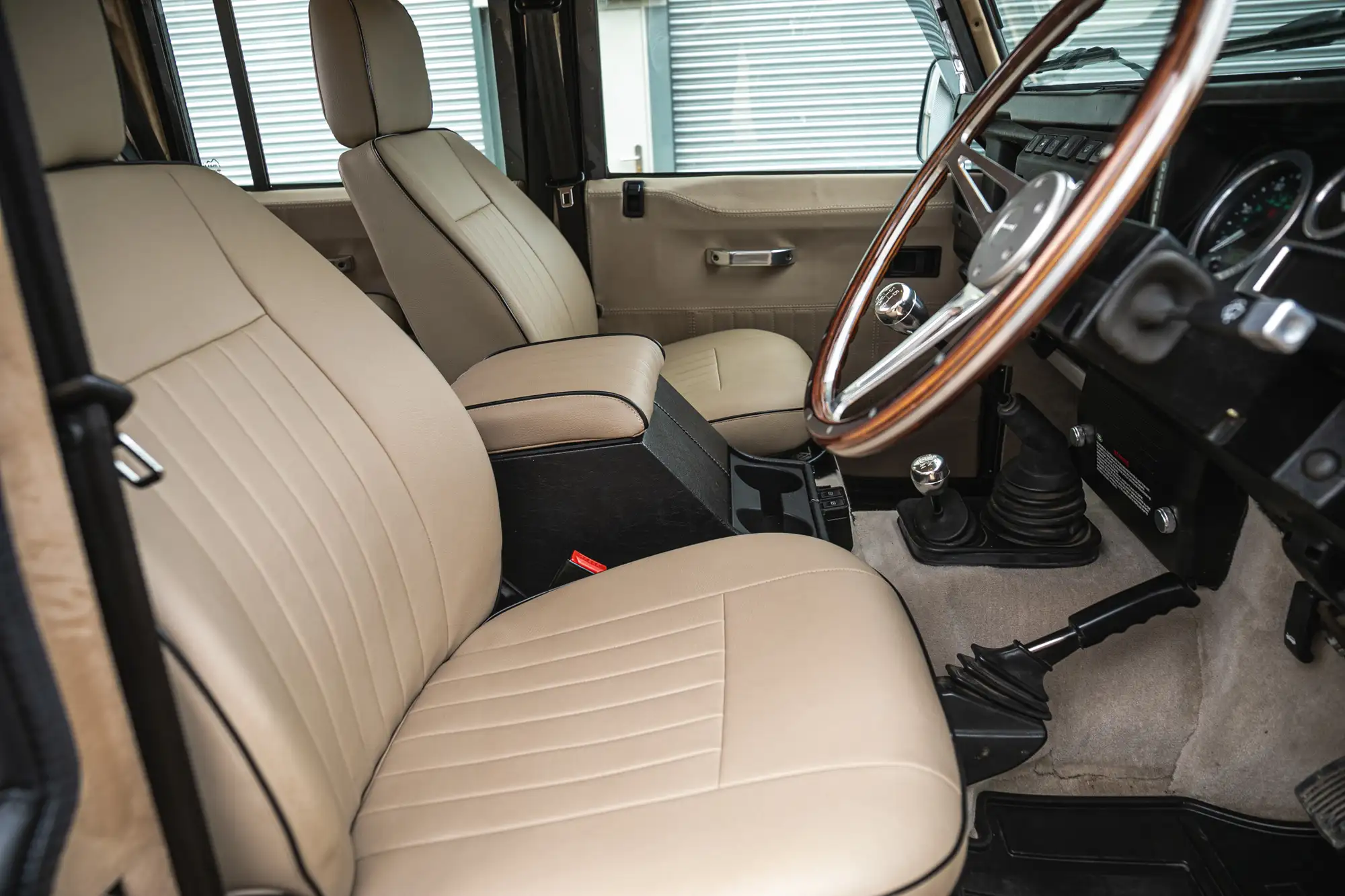 2002 Land Rover Defender 110 TD5 Double-Cab 2.5L-For Sale