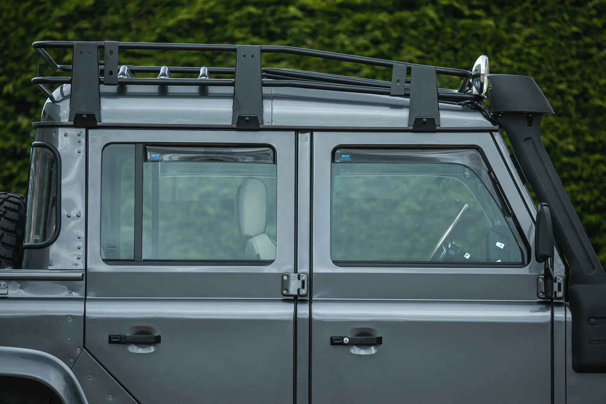 2002 Land Rover Defender 110 TD5 Double-Cab 2.5L-For Sale