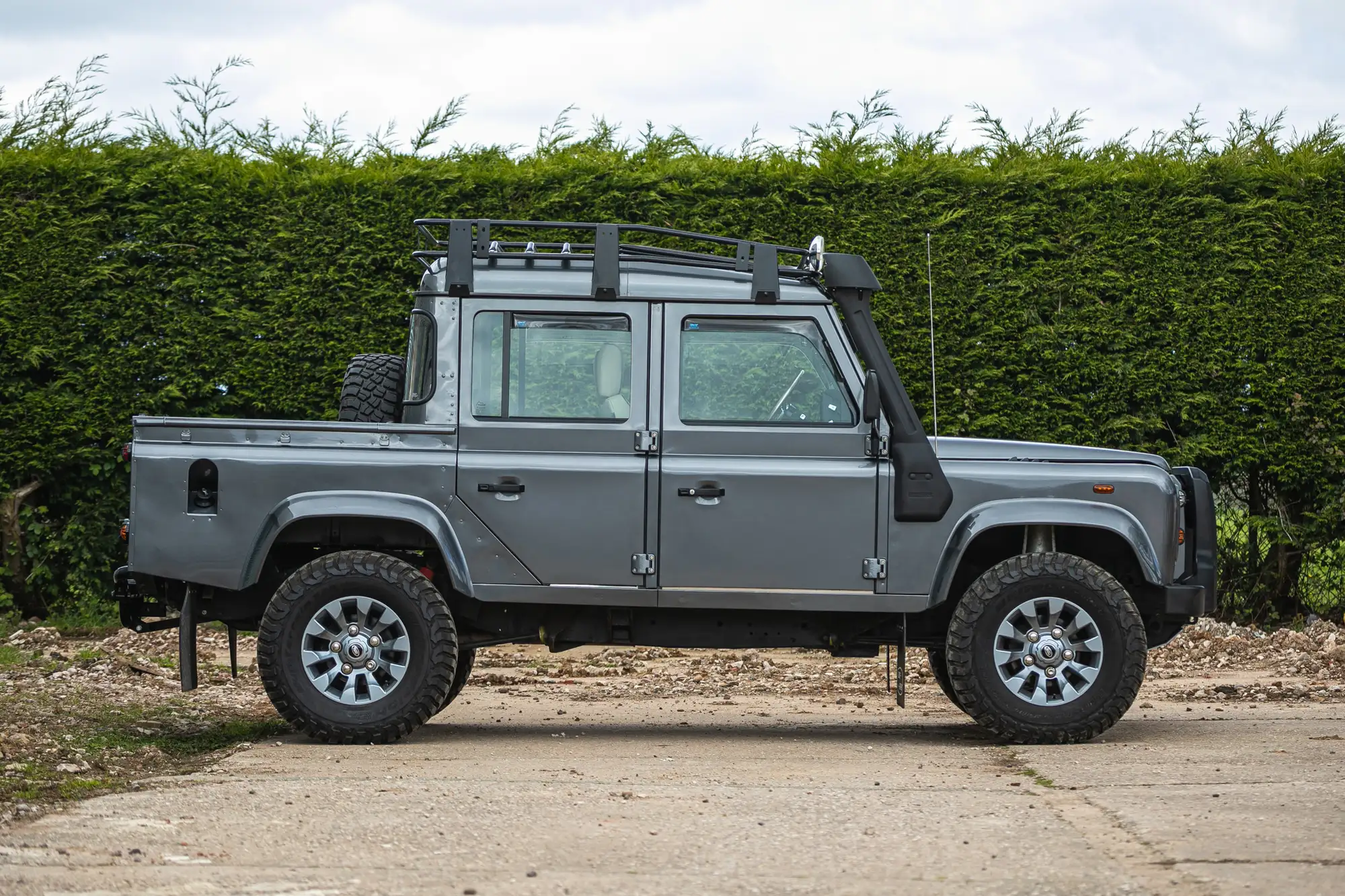 2002 Land Rover Defender 110 TD5 Double-Cab 2.5L-For Sale