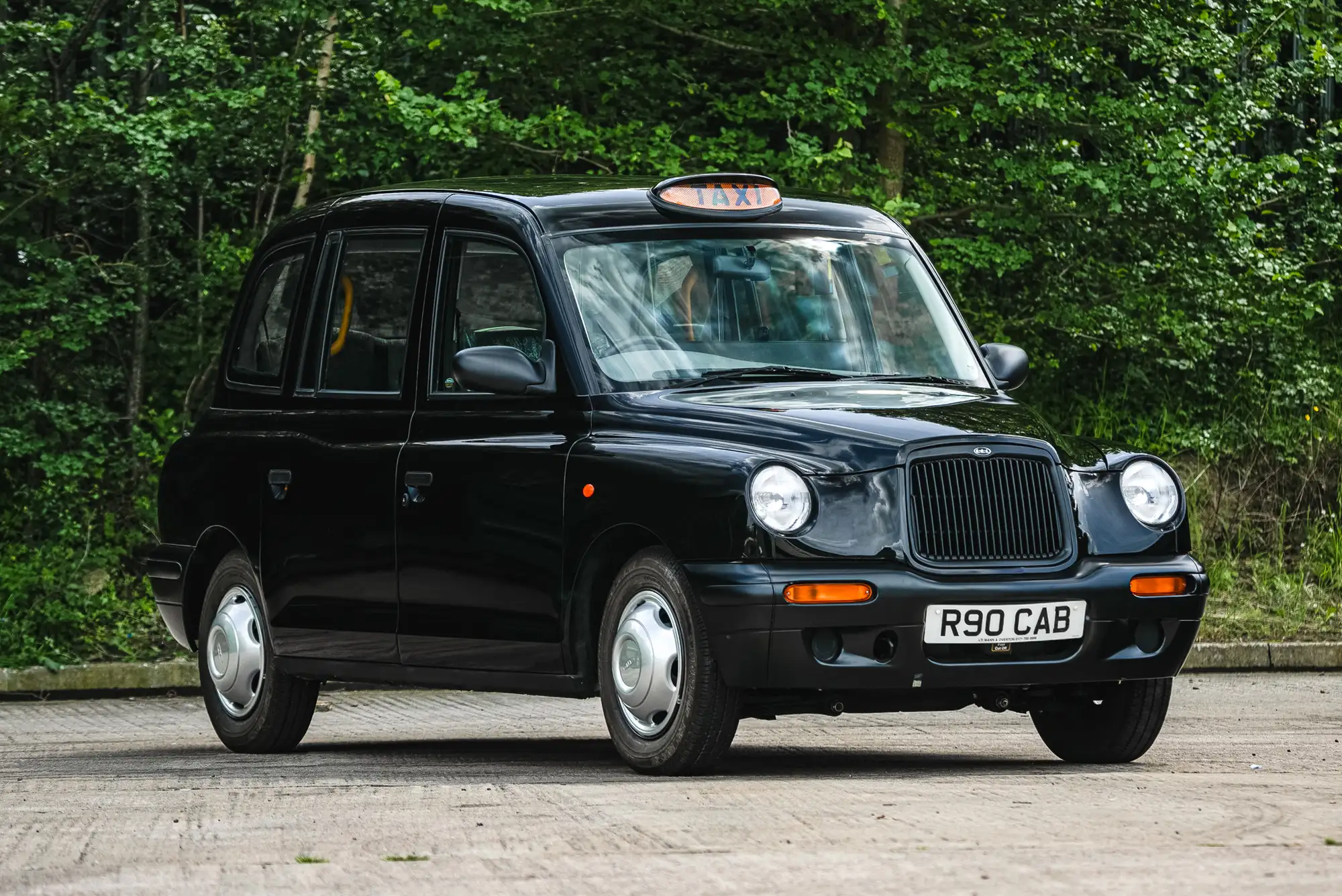 Iconic Auctioneers | 1997 London Taxi International TX1 - 12 Miles