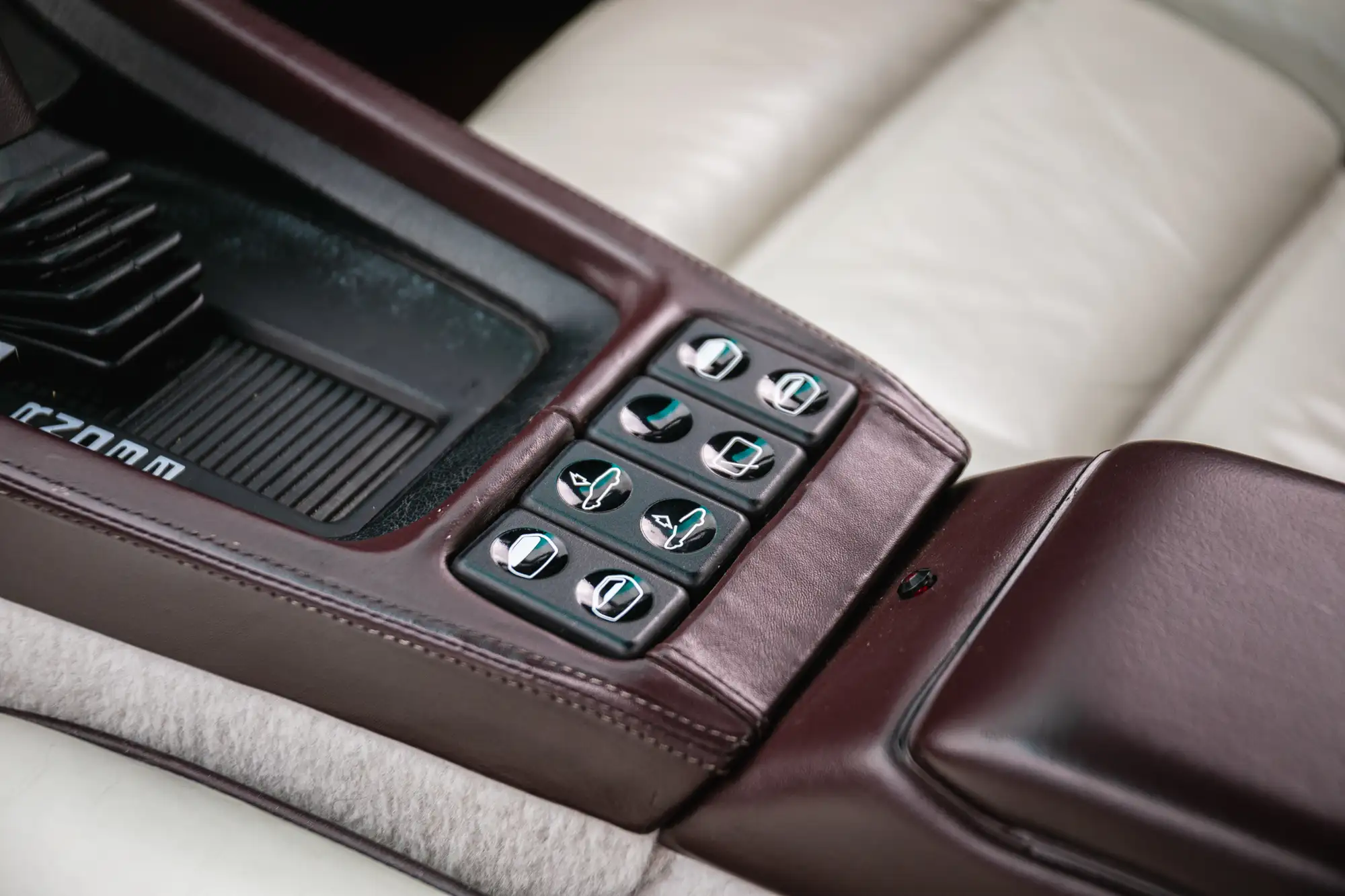 1987 Porsche 928 S4-Sold