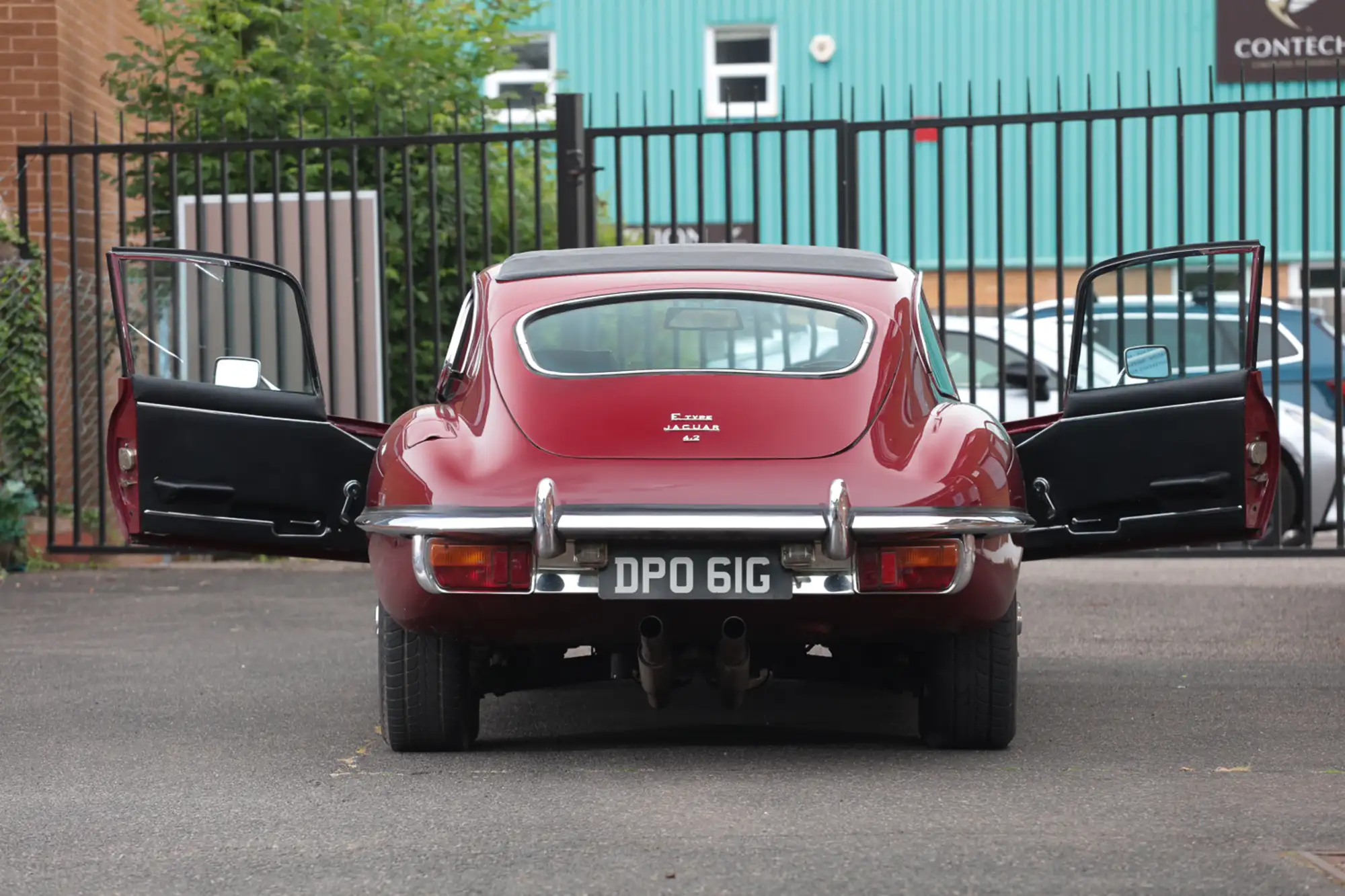 1969 Jaguar E-Type Series 2 Coupé-Sold