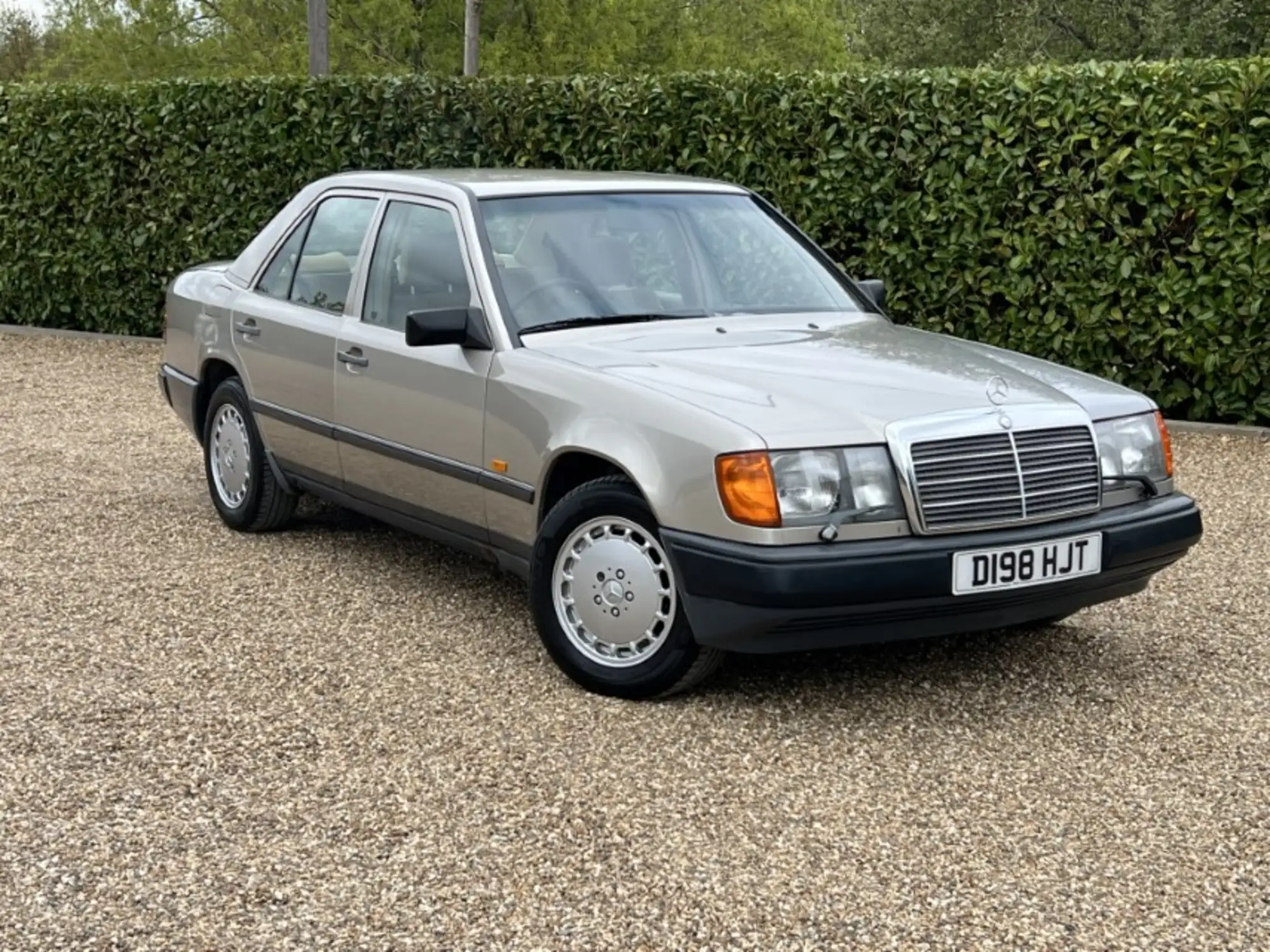 1986 Mercedes-Benz 300E Saloon (W124)-Sold