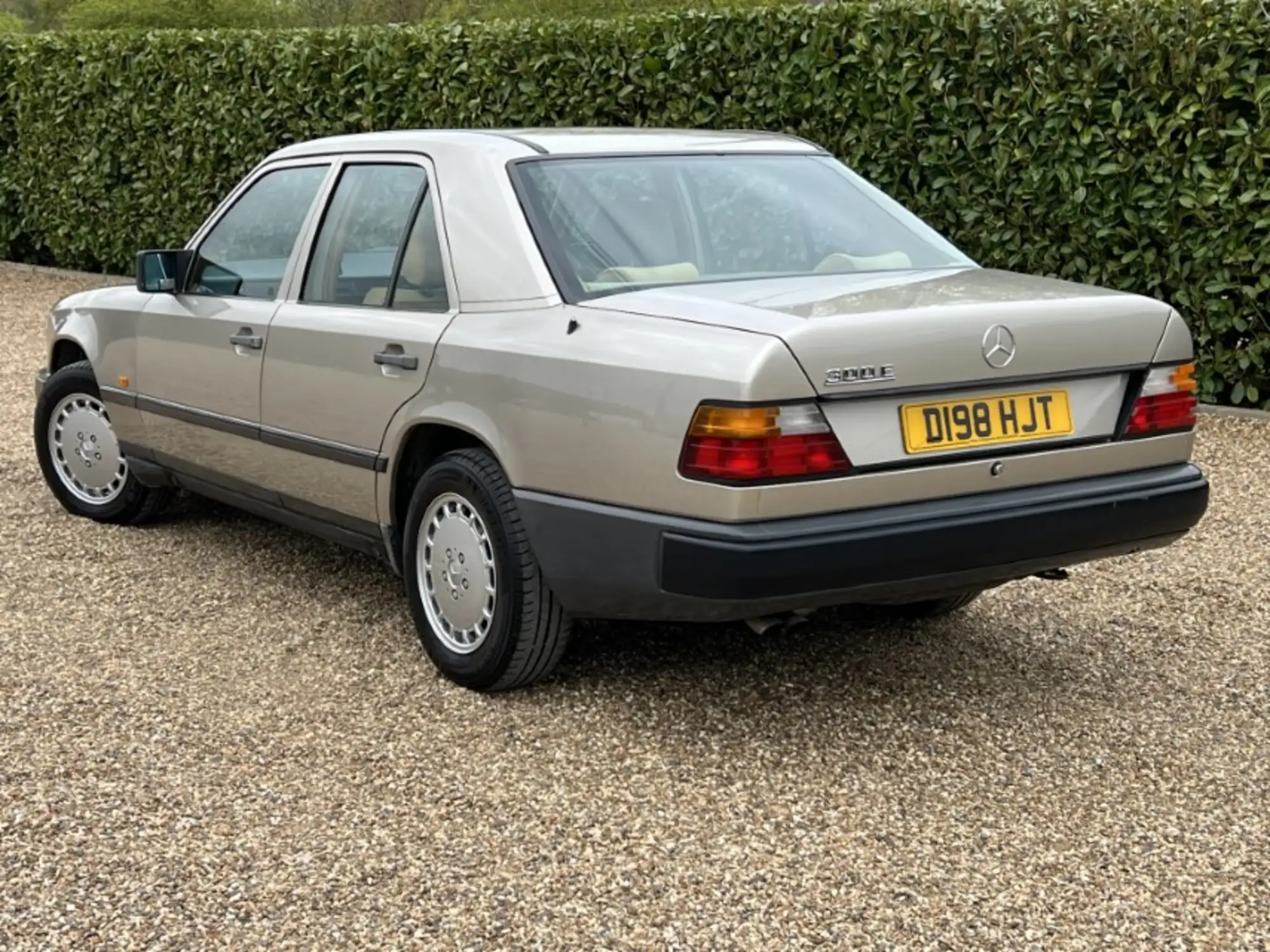 1986 Mercedes-Benz 300E Saloon (W124)-Sold