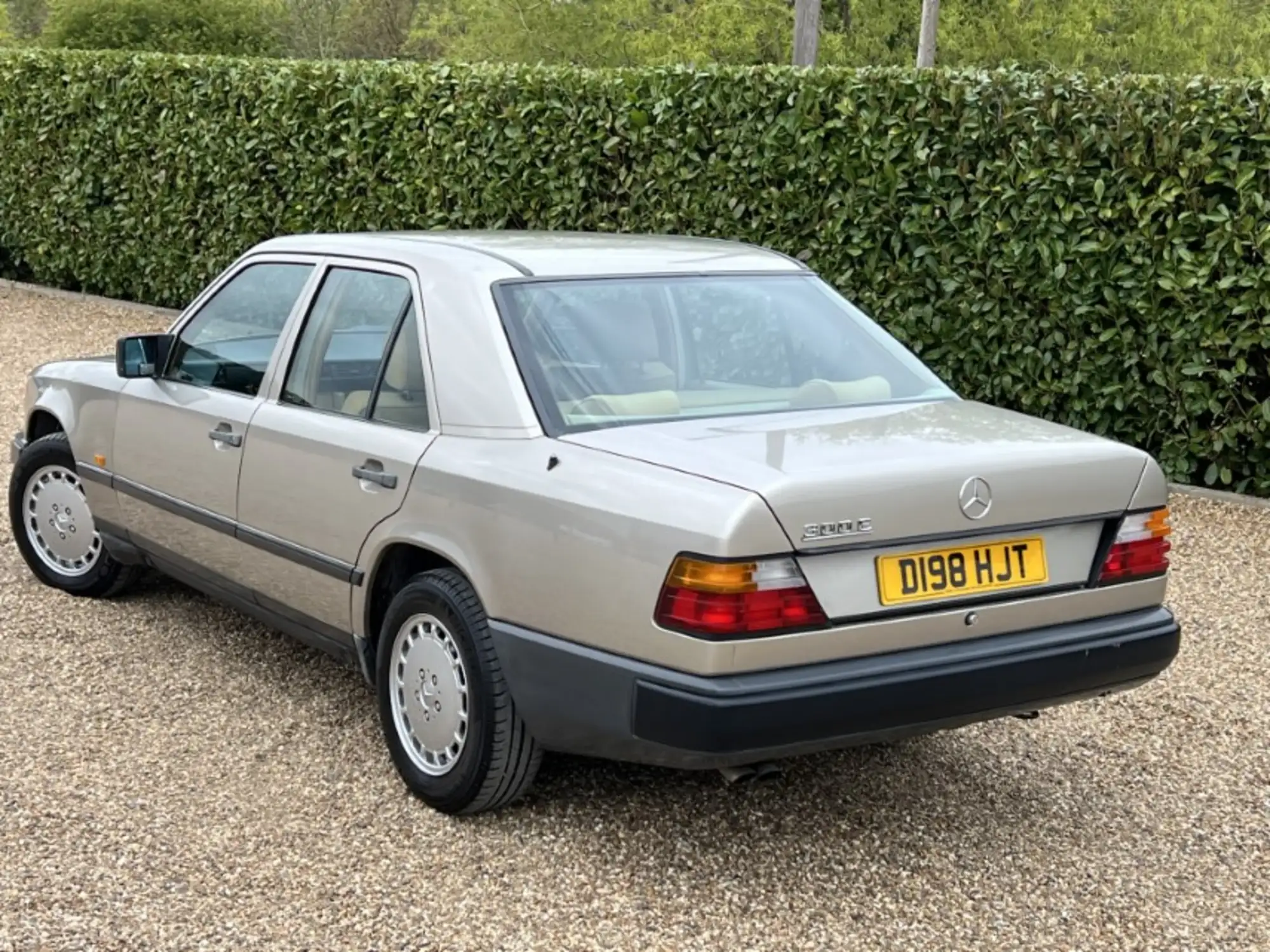 1986 Mercedes-Benz 300E Saloon (W124)-Sold