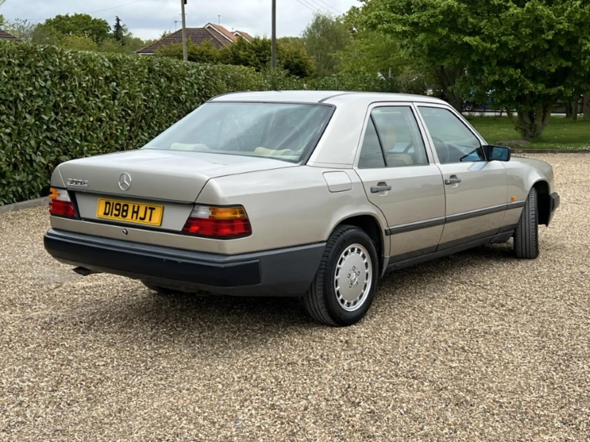 1986 Mercedes-Benz 300E Saloon (W124)-Sold