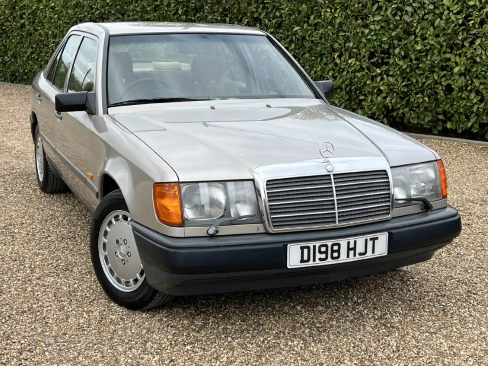 1986 Mercedes-Benz 300E Saloon (W124)-Sold