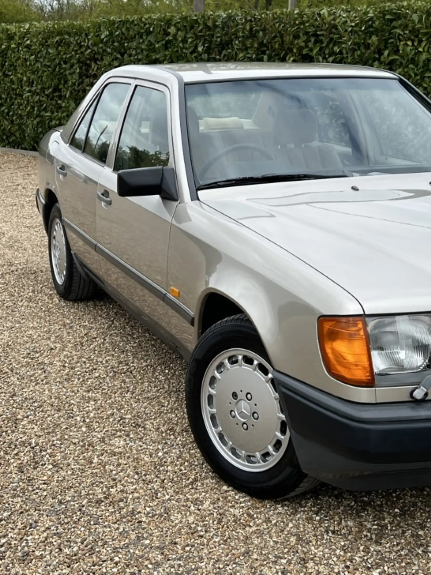 1986 Mercedes-Benz 300E Saloon (W124)-Sold