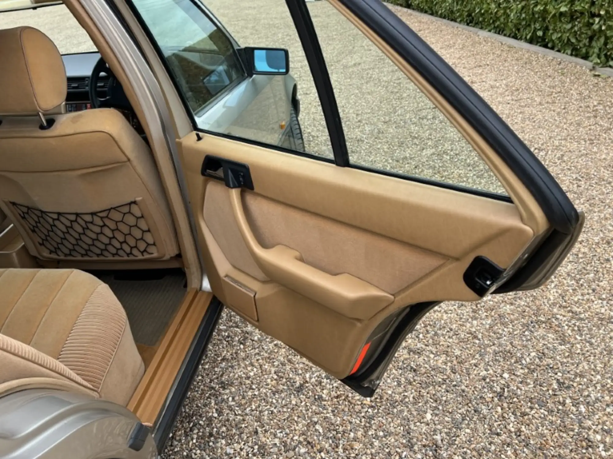 1986 Mercedes-Benz 300E Saloon (W124)-Sold