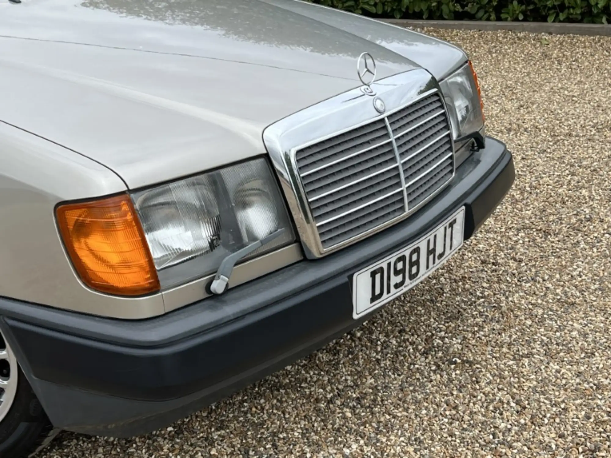 1986 Mercedes-Benz 300E Saloon (W124)-Sold