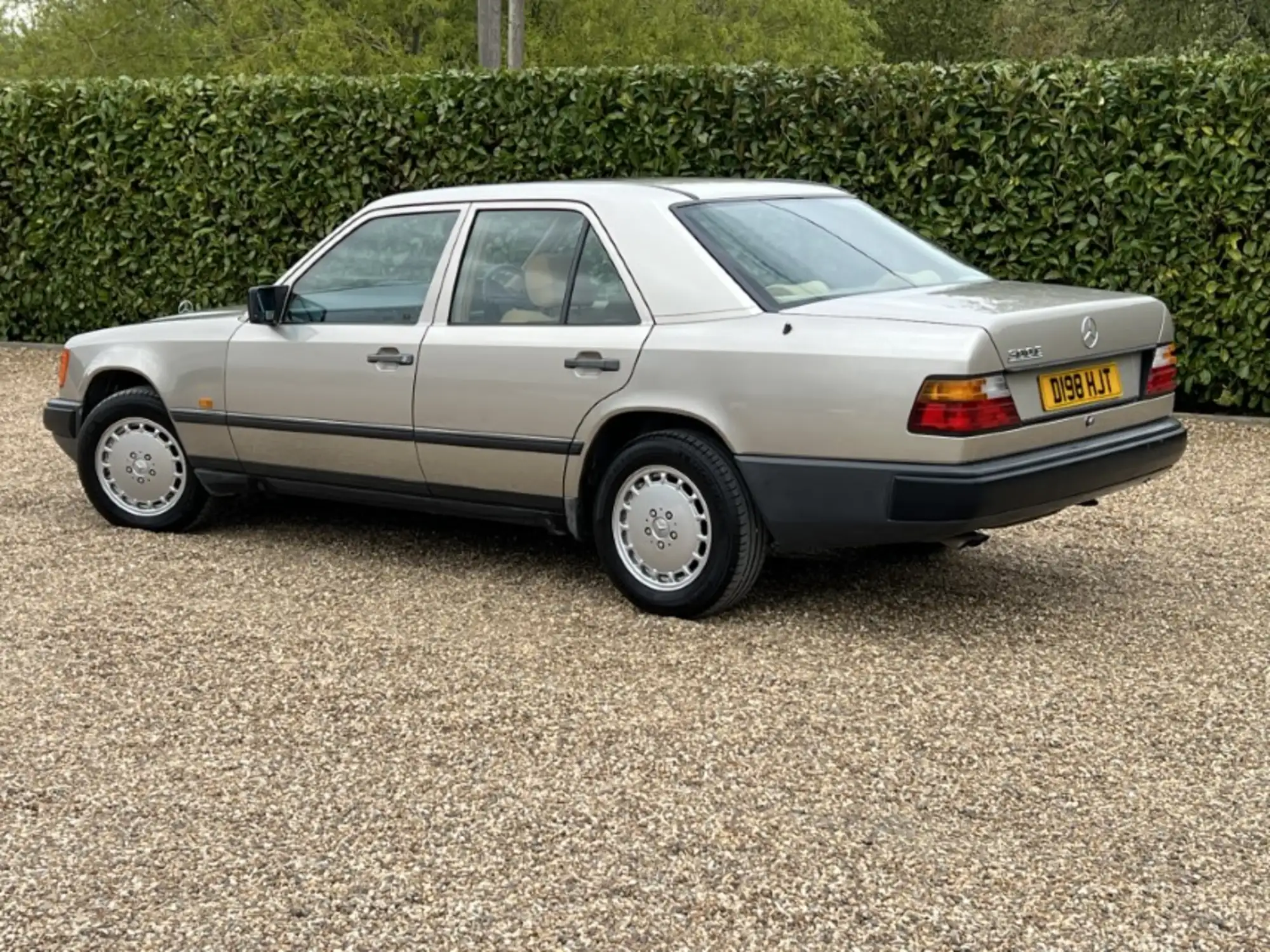 1986 Mercedes-Benz 300E Saloon (W124)-Sold