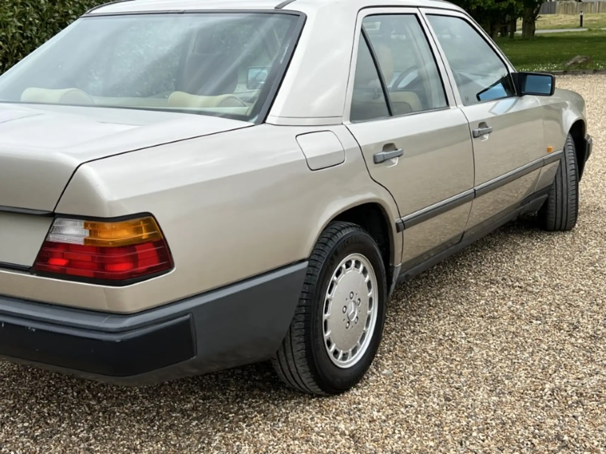 1986 Mercedes-Benz 300E Saloon (W124)-Sold
