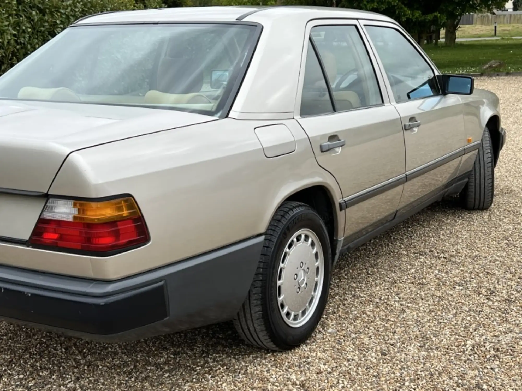 1986 Mercedes-Benz 300E Saloon (W124)-Sold