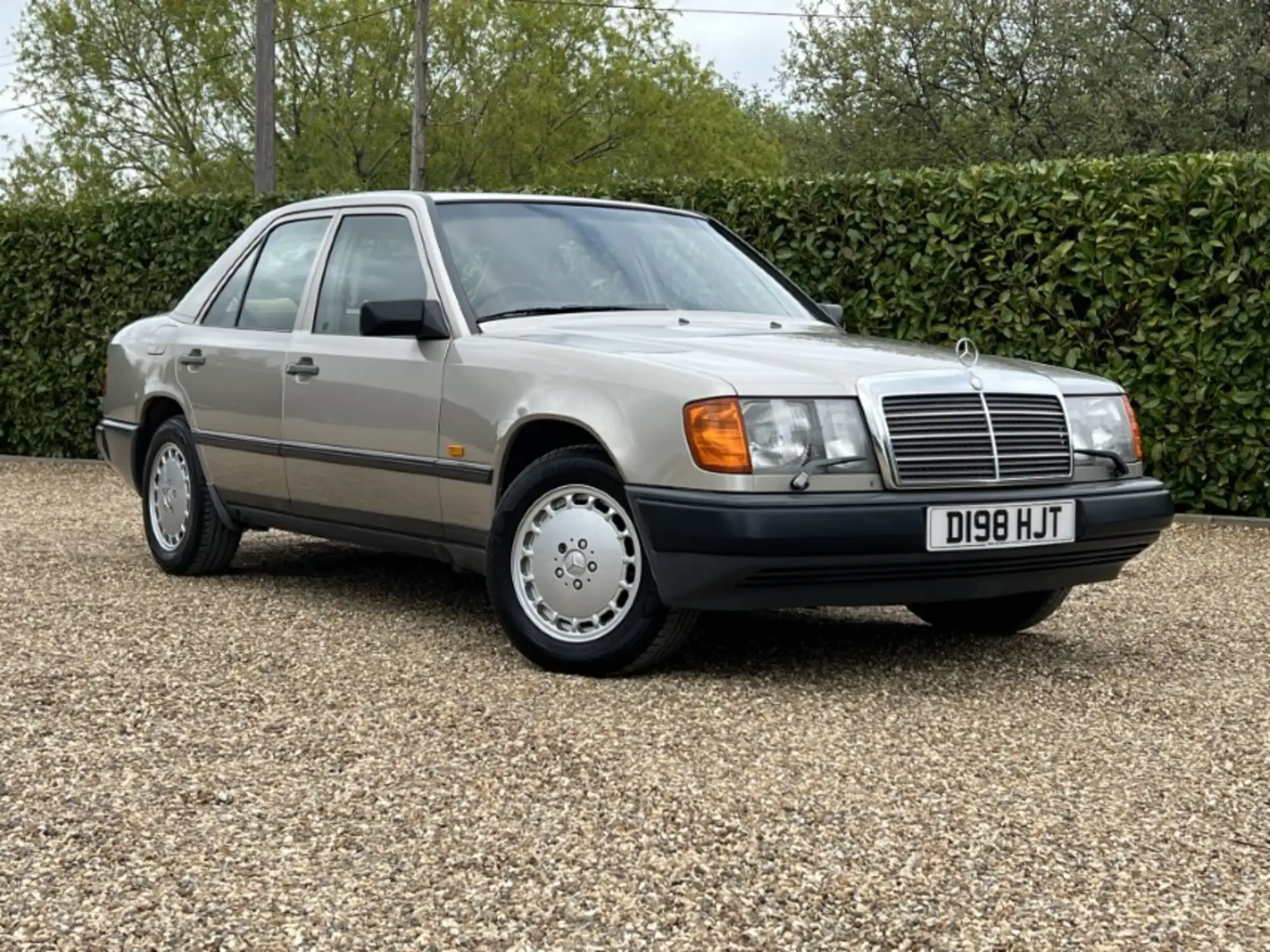 1986 Mercedes-Benz 300E Saloon (W124)-Sold