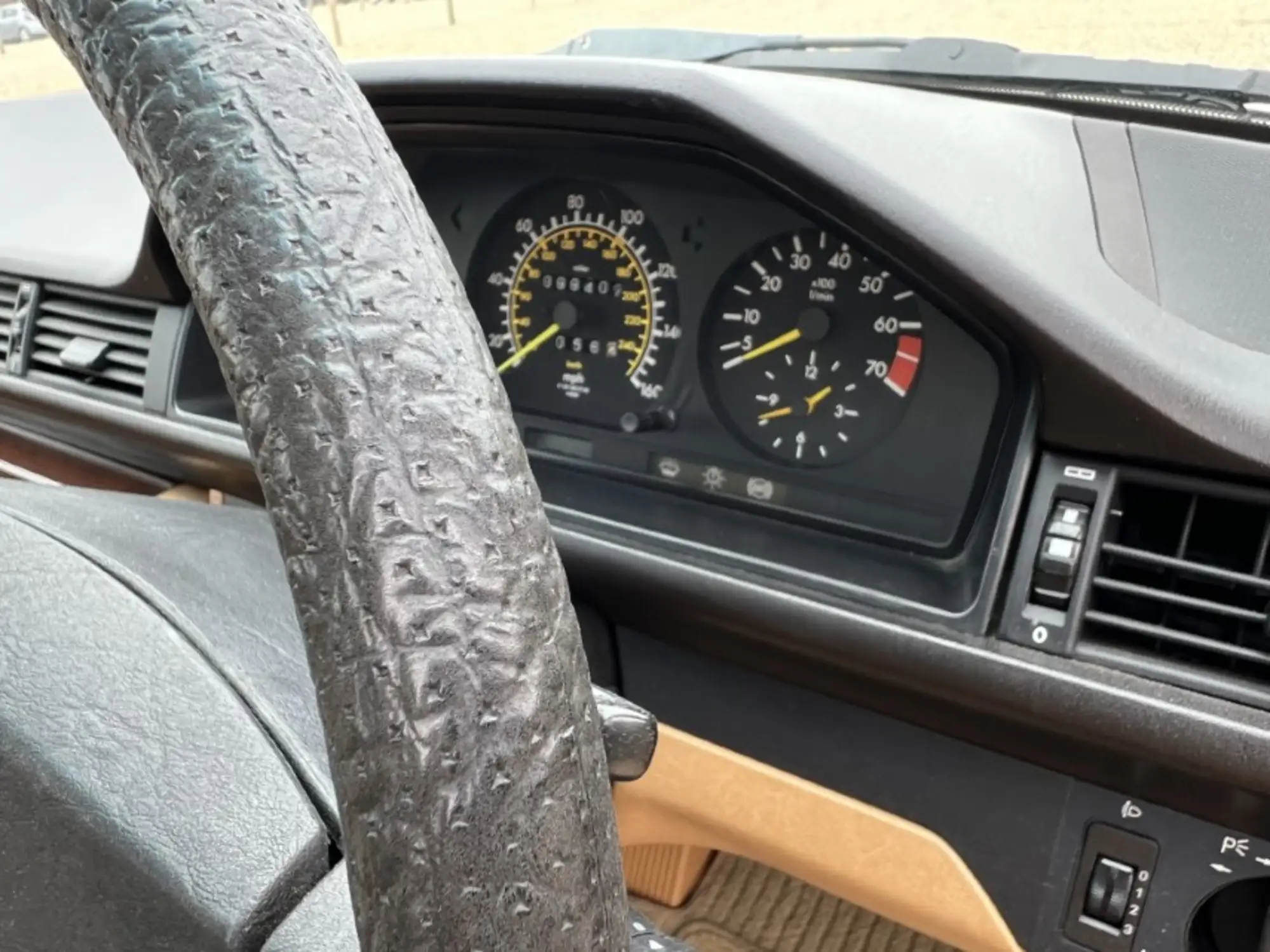 1986 Mercedes-Benz 300E Saloon (W124)-Sold