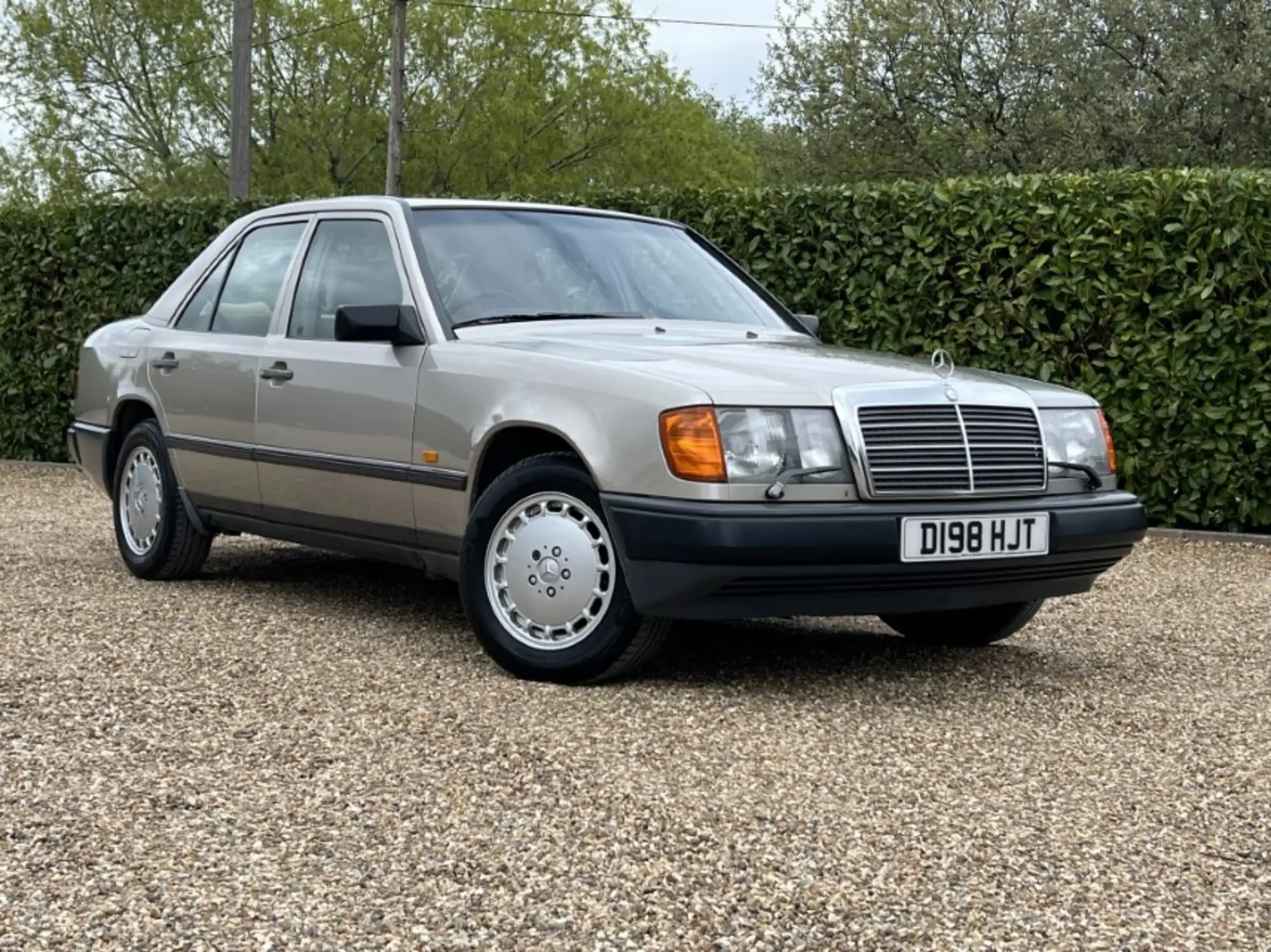 1986 Mercedes-Benz 300E Saloon (W124)-Sold