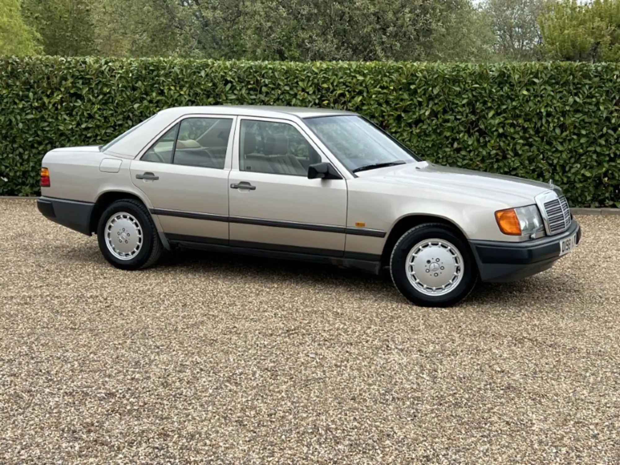 1986 Mercedes-Benz 300E Saloon (W124)-Sold