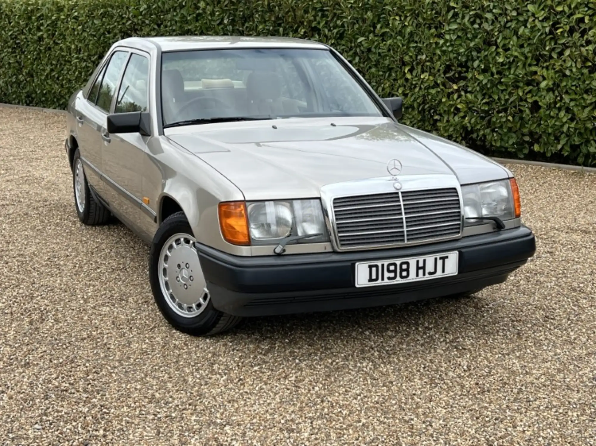 1986 Mercedes-Benz 300E Saloon (W124)-Sold